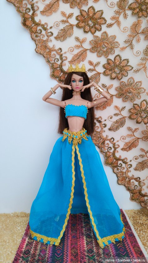 Поппи Паркер с одинаковой рисовкой (фото 9)