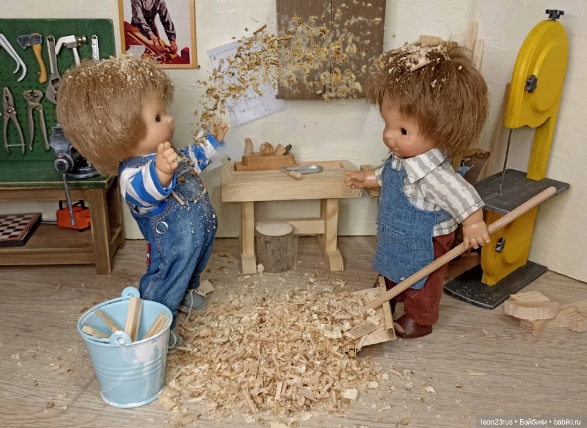 Один день в столярной мастерской Павлуши