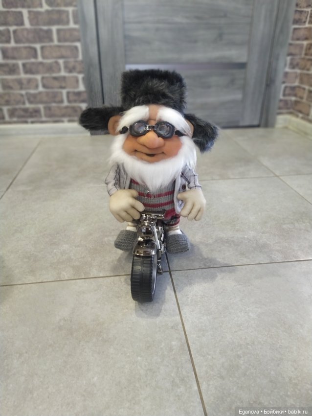 Домовой байкер 😆 — Куклы из капрона и чулочной техники: авторские игрушки (фото 6)