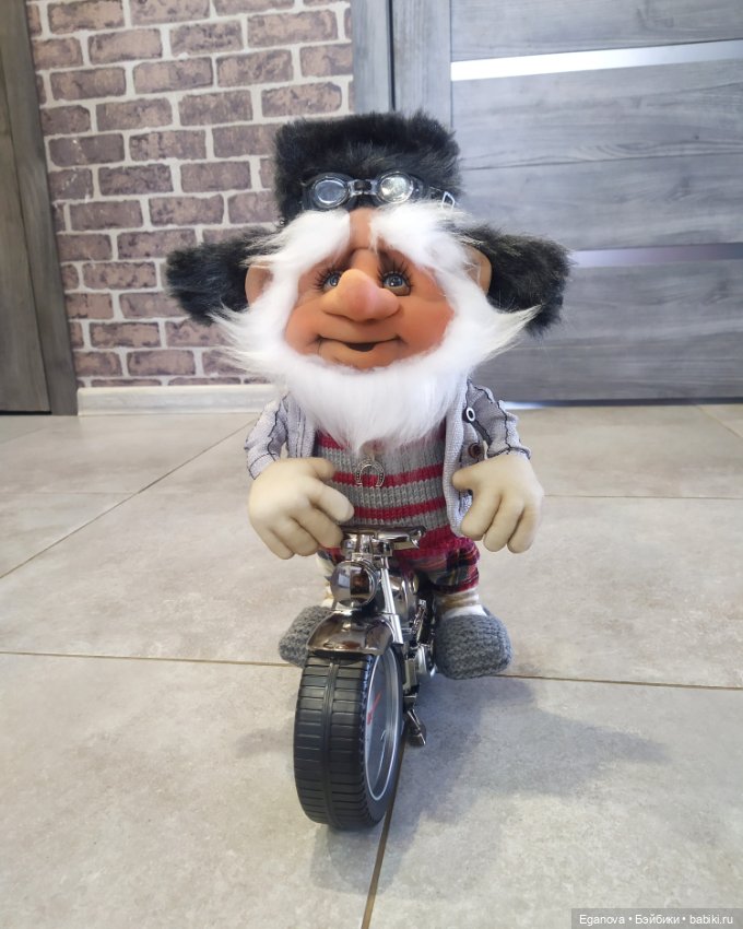 Домовой байкер 😆 — Куклы из капрона и чулочной техники: авторские игрушки (фото 5)