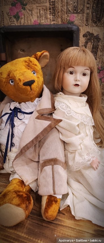 вязаные куклы. серая мягкая игрушка ждун. ждун на белом фоне. кукла гном с розовыми волосами. куклы екатерины клепуковой.