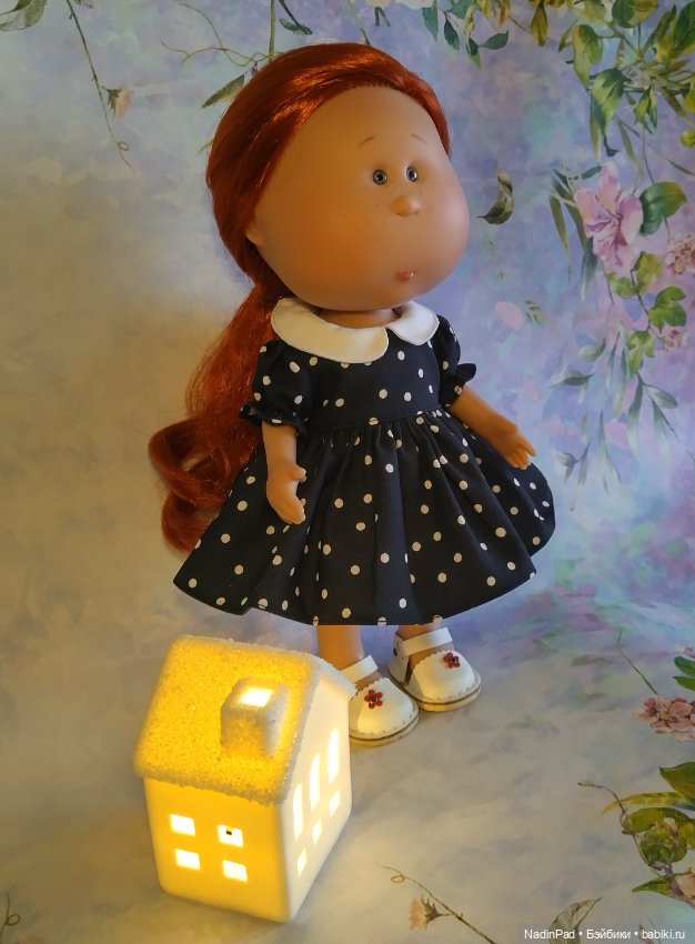 Платье в горошек — Куклы Nines d'Onil (Нинес): Миа (Mia) (фото 5)