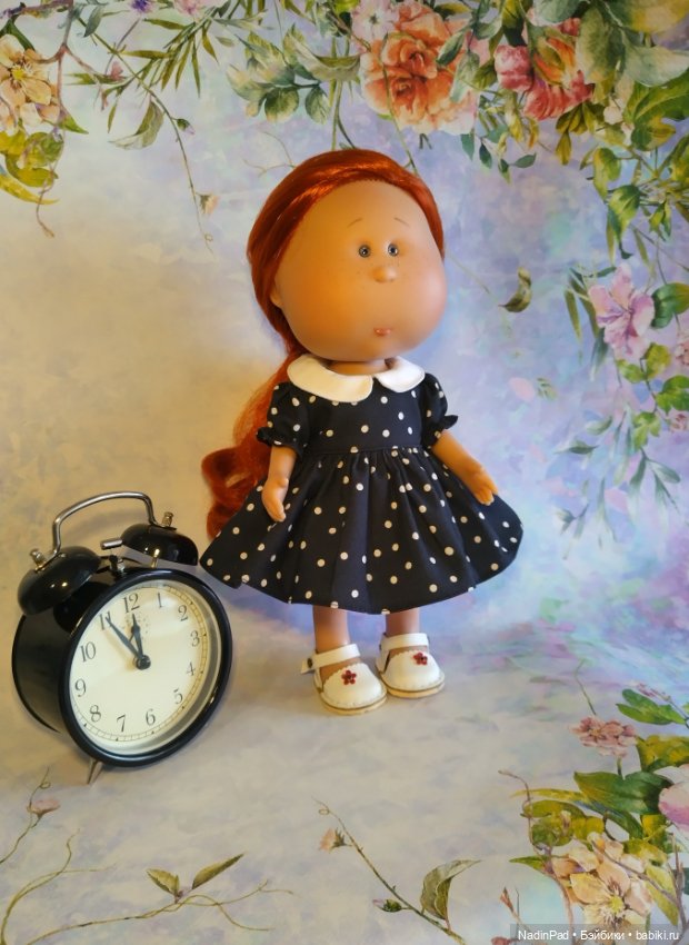 Платье в горошек — Куклы Nines d'Onil (Нинес): Миа (Mia) (фото 7)