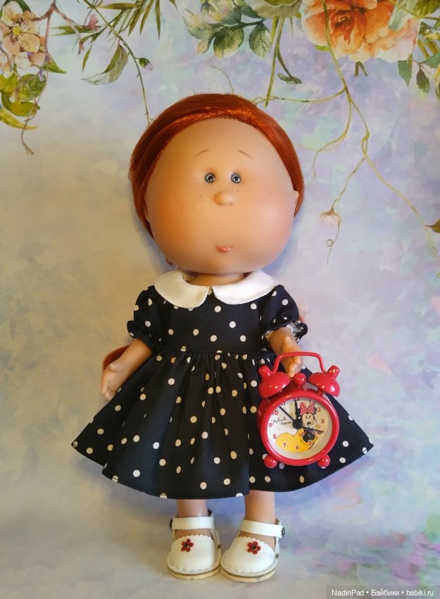 Платье в горошек — Куклы Nines d'Onil (Нинес): Миа (Mia) (фото 9)