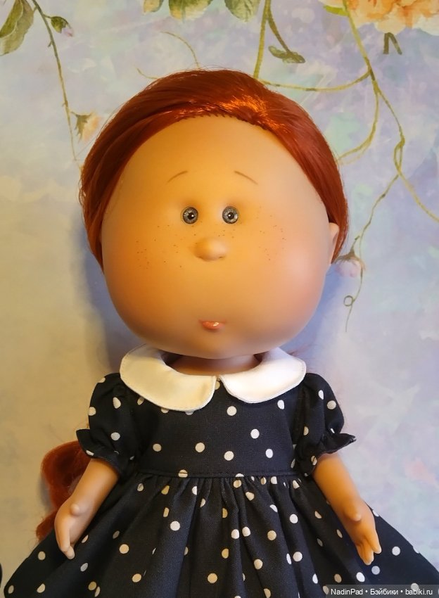 Платье в горошек — Куклы Nines d'Onil (Нинес): Миа (Mia) (фото 8)