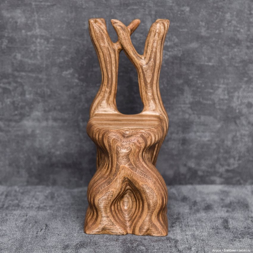 Маленькие стульчики для маленьких Ведьмочек