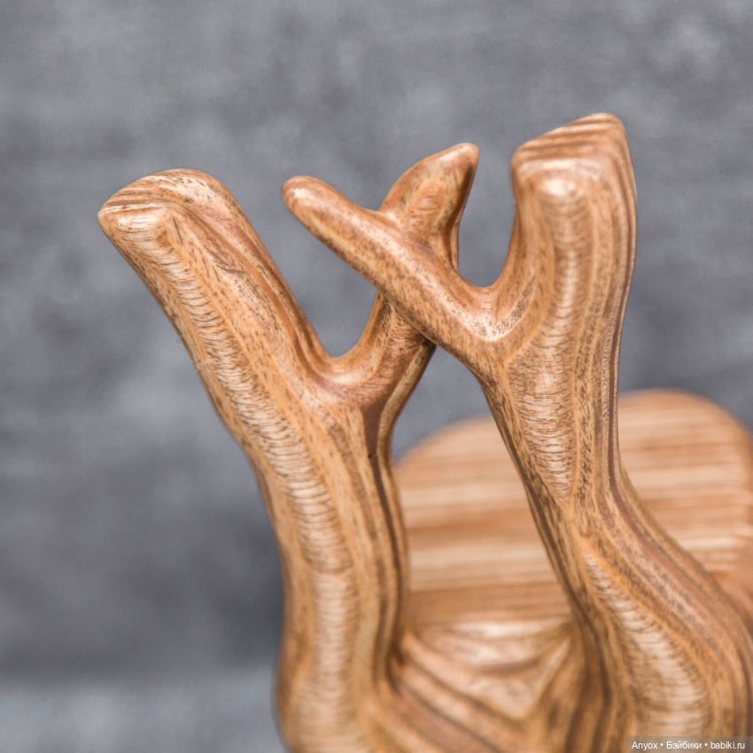 Маленькие стульчики для маленьких Ведьмочек