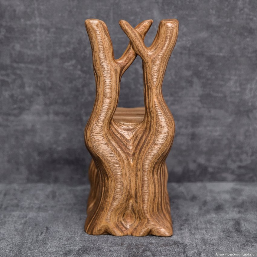 Маленькие стульчики для маленьких Ведьмочек