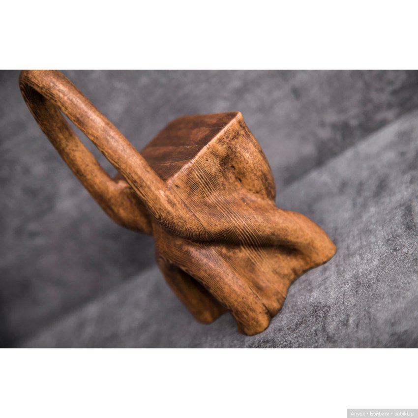 Маленькие стульчики для маленьких Ведьмочек