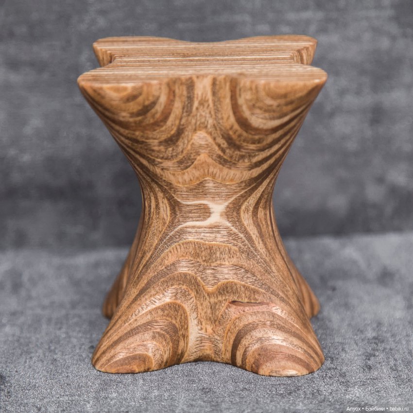 Маленькие стульчики для маленьких Ведьмочек