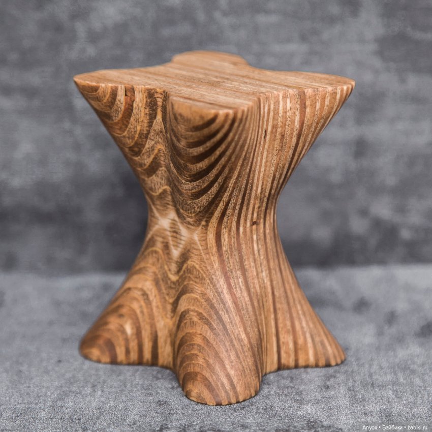 Маленькие стульчики для маленьких Ведьмочек