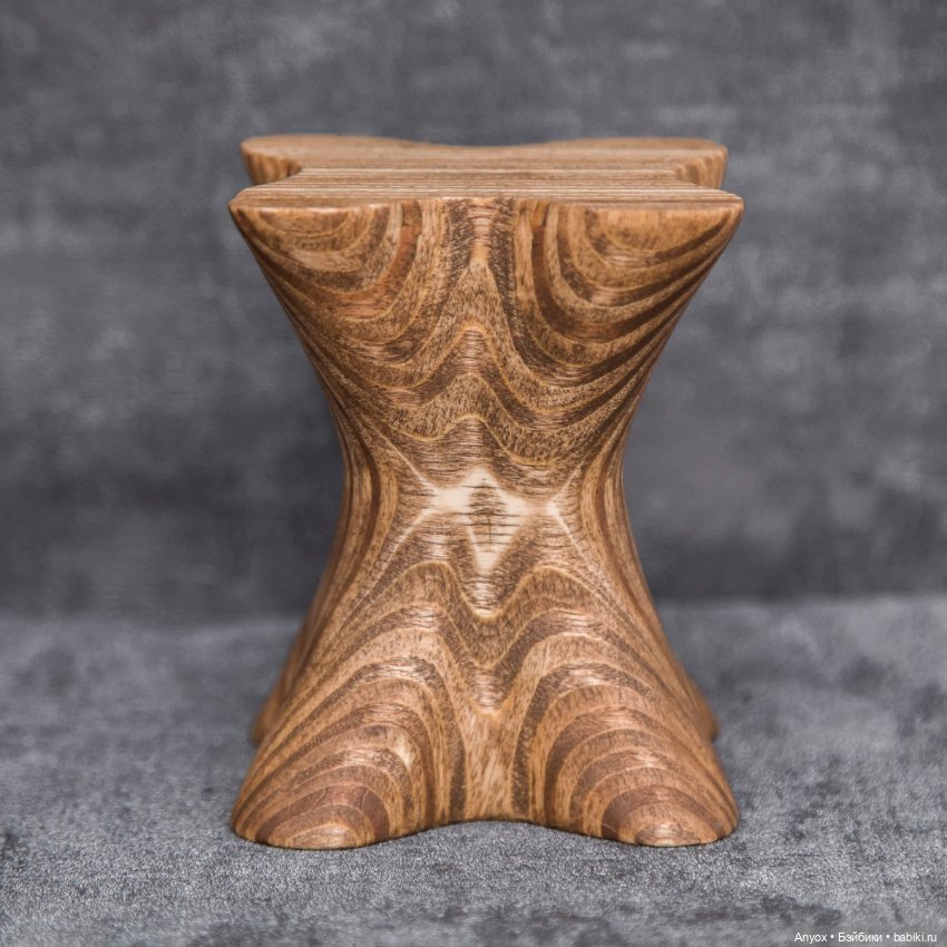 Маленькие стульчики для маленьких Ведьмочек