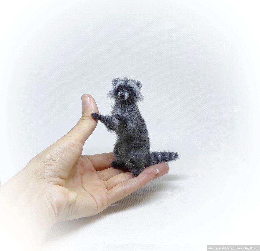 Енотик — Валяные игрушки из шерсти: сухое валяние (фото 7)
