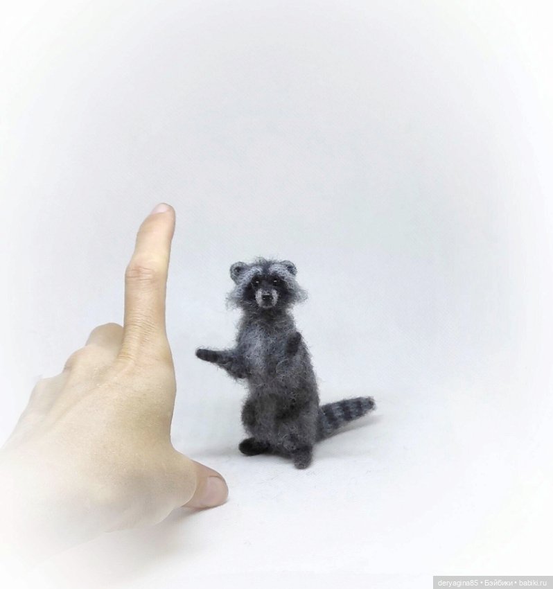 Енотик — Валяные игрушки из шерсти: сухое валяние (фото 2)