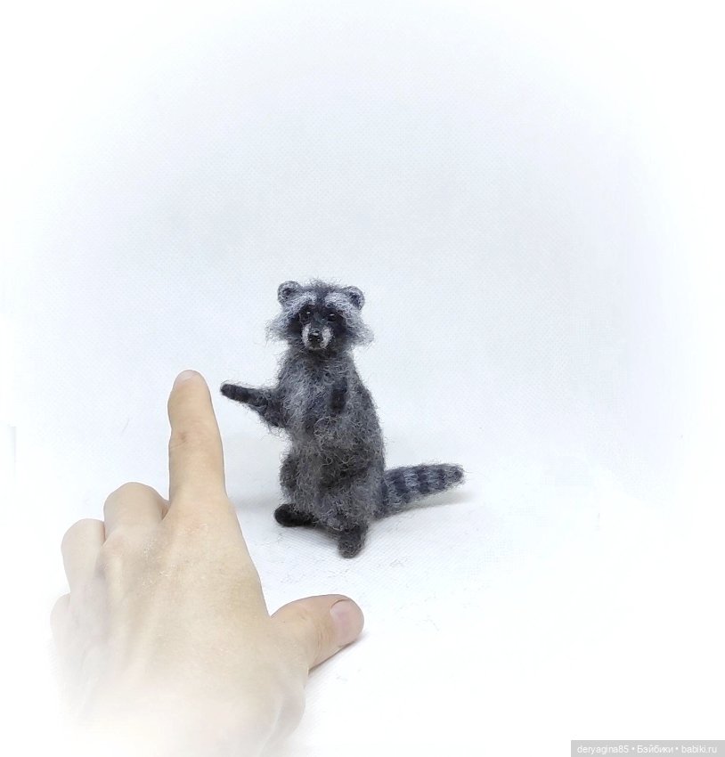 Енотик — Валяные игрушки из шерсти: сухое валяние (фото 4)