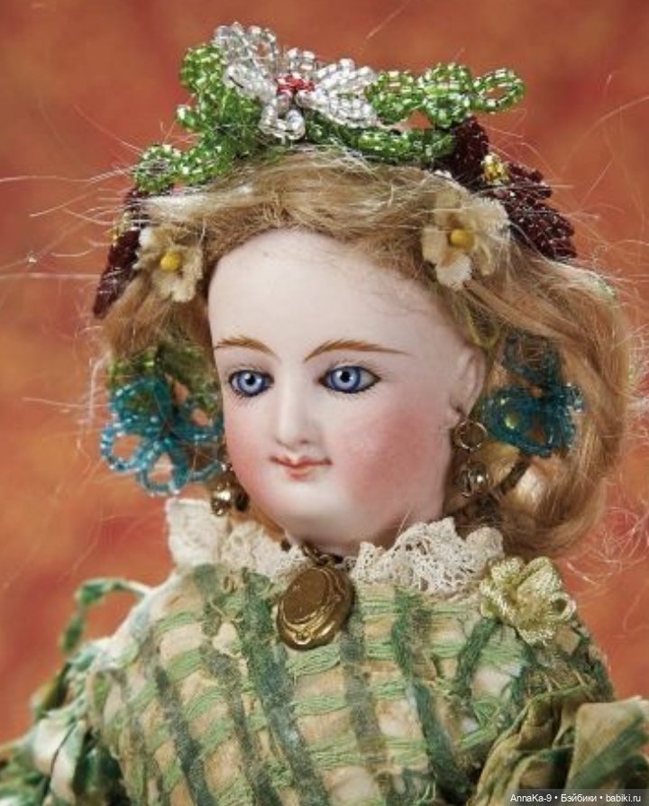 Венки для антикварных кукол
