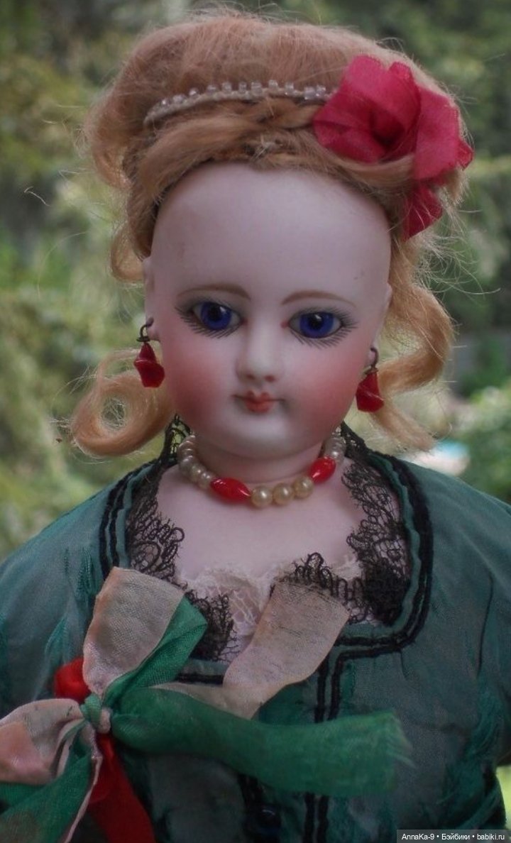 Венки для антикварных кукол