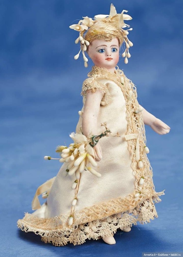Венки для антикварных кукол