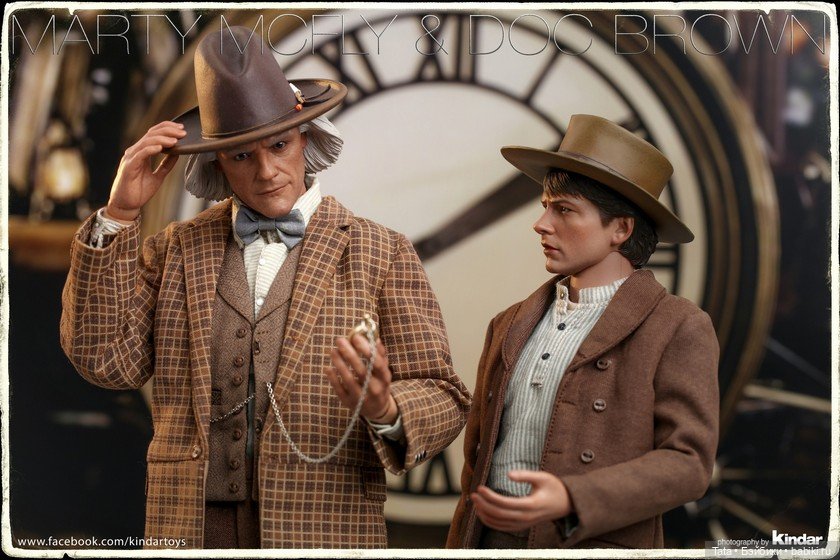 Фотосет фигурки Доктора Брауна - Hot Toys (фото 5)