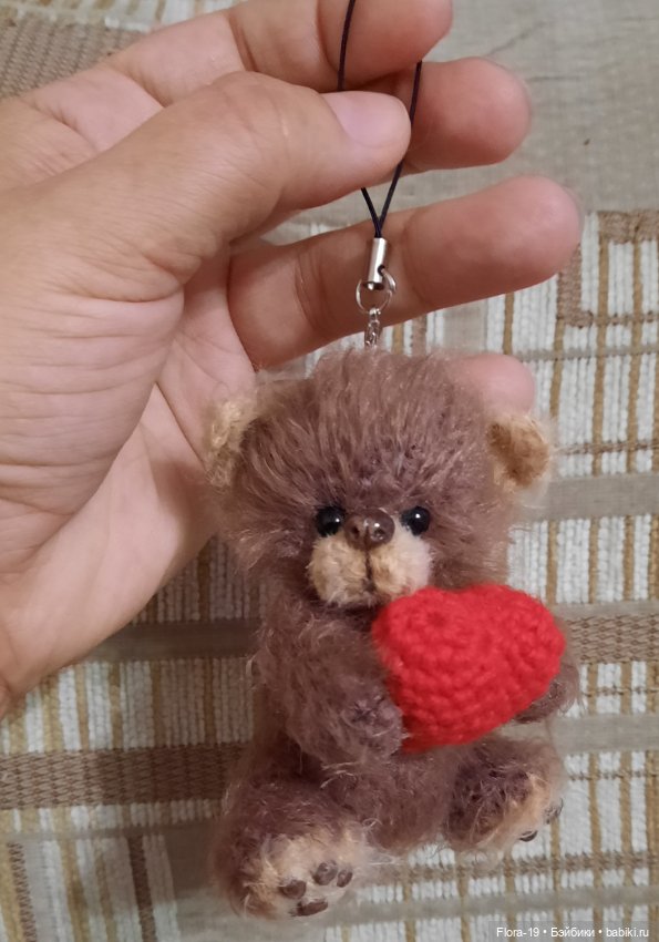 Влюбленный Мишка — Вязаные игрушки и амигуруми: крючком