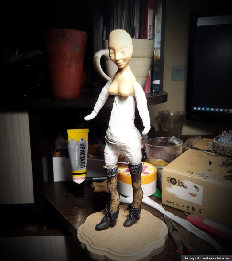 Она пришла с этими невыносимыми желтыми цветами (фото 2)