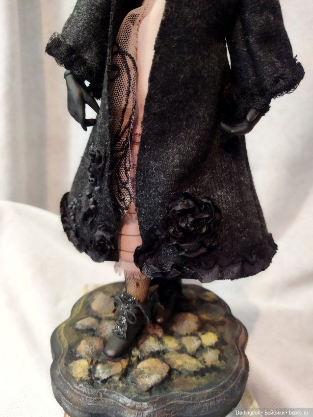 Она пришла с этими невыносимыми желтыми цветами (фото 5)