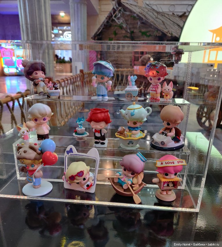 Дождливый понедельник — Коллекции игровых кукол (Playline): фото полок