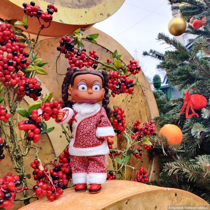 Дождливый понедельник — Коллекции игровых кукол (Playline): фото полок (фото 5)