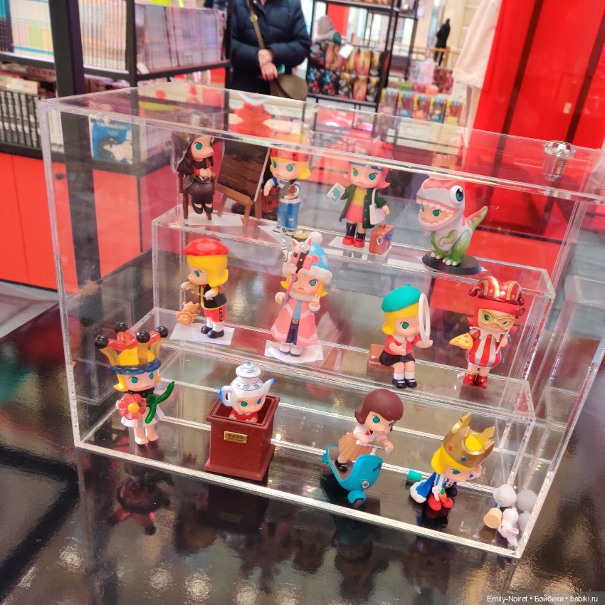 Дождливый понедельник — Коллекции игровых кукол (Playline): фото полок
