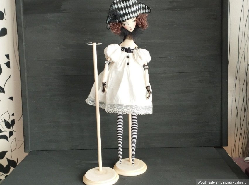 Делаем подставки для любых видов кукол,в наличии и под заказ