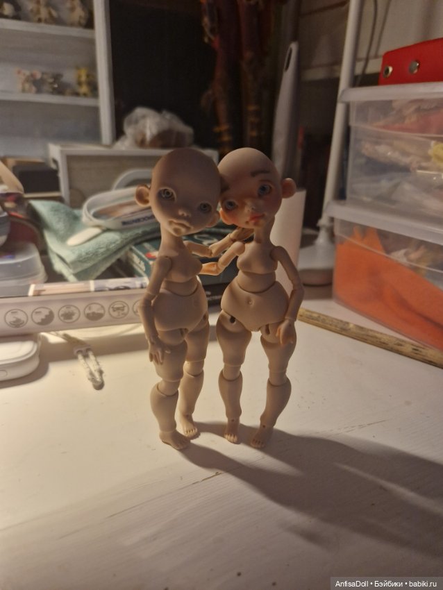 Рождение новой куколки, Поли