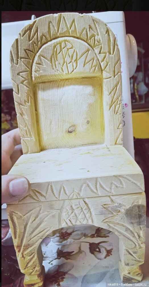 Стул из натурального дерева