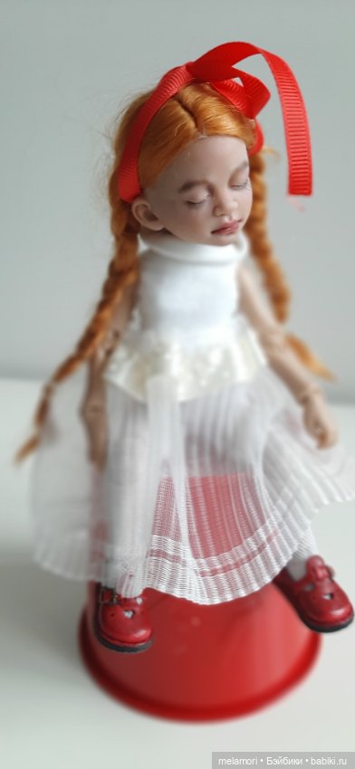 Балерина. Но это неточно или девочка на шаре, ну почти