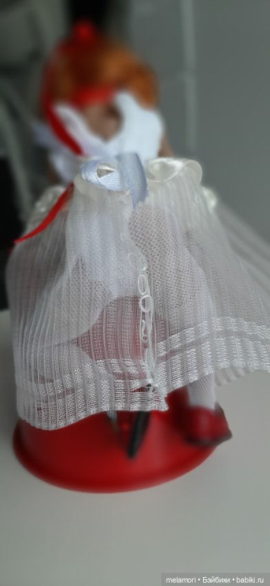 Балерина. Но это неточно или девочка на шаре, ну почти