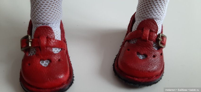 Балерина. Но это неточно или девочка на шаре, ну почти