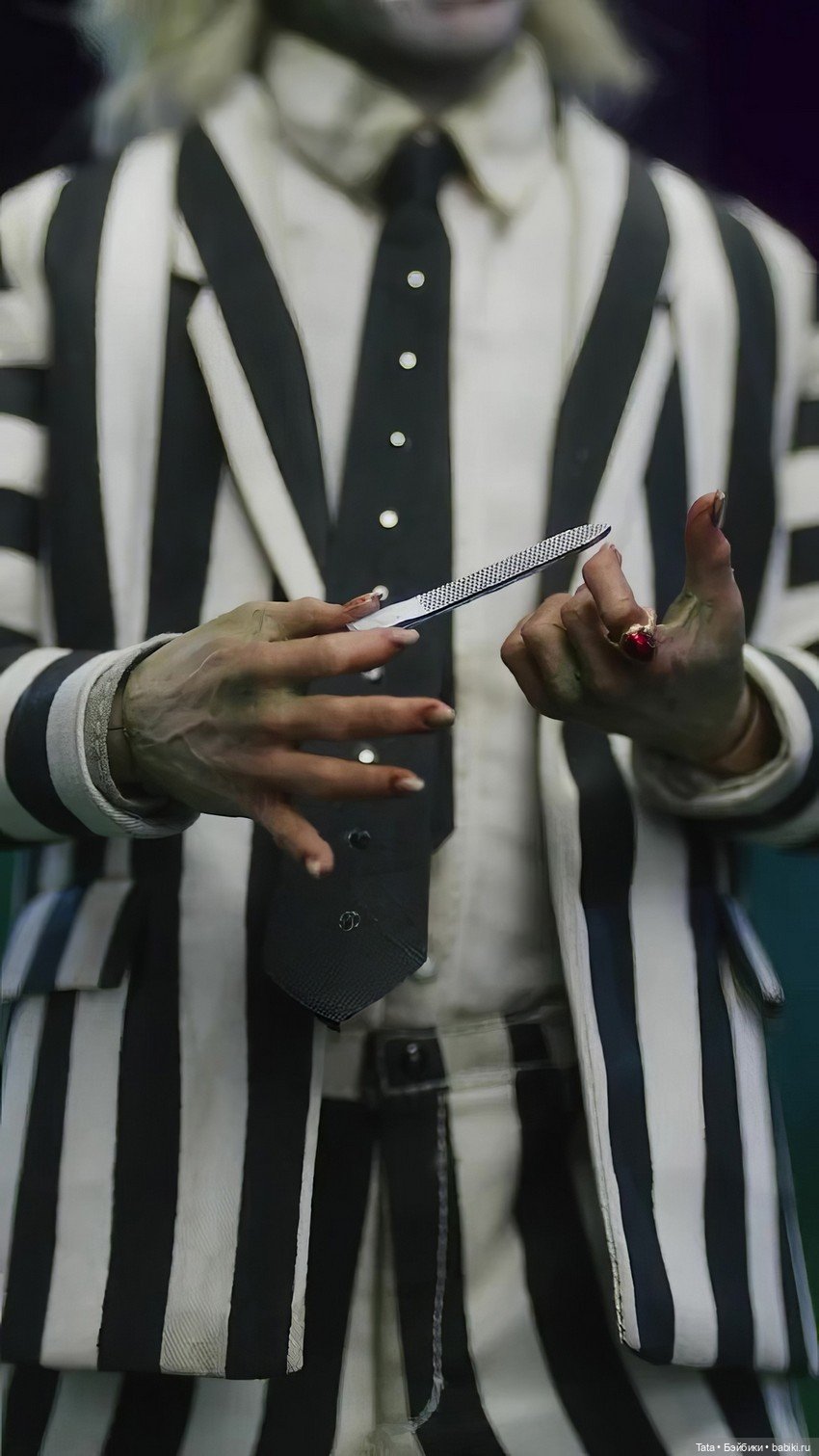 Sideshow - фигурка Битлджус в масштабе 1/6 (фото 2)