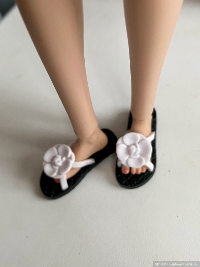 Распакуем шар Mini brands