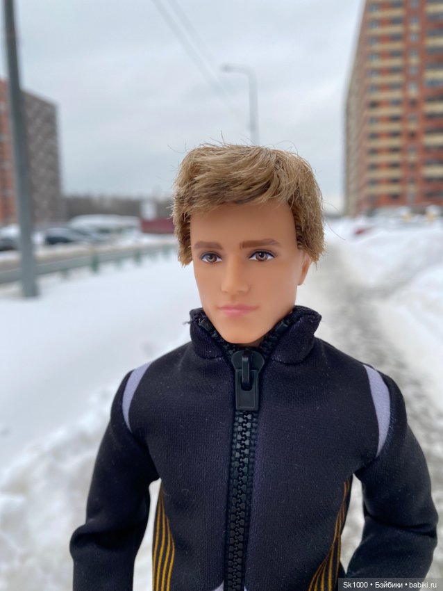 Распакуем шар Mini brands