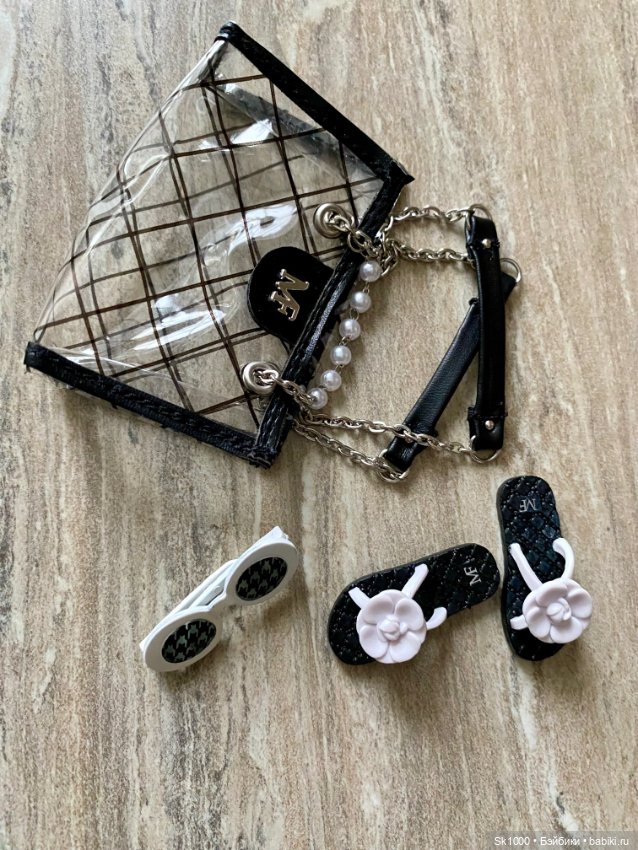 Распакуем шар Mini brands