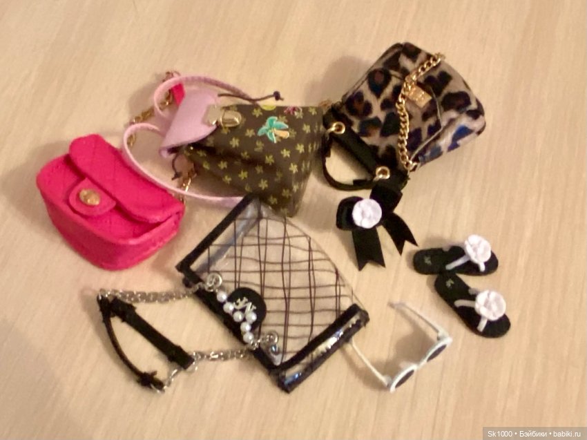 Распакуем шар Mini brands