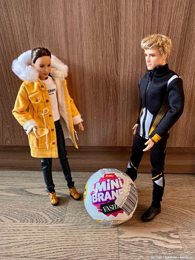 Распакуем шар Mini brands