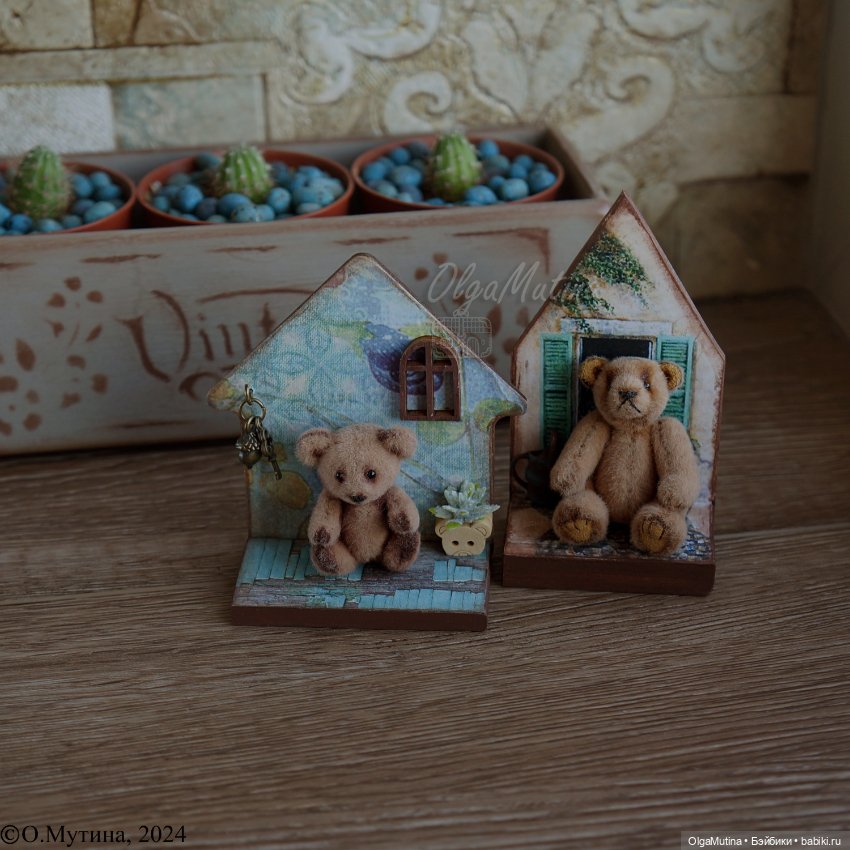 Полочки-витрины для мини кукол и зверят