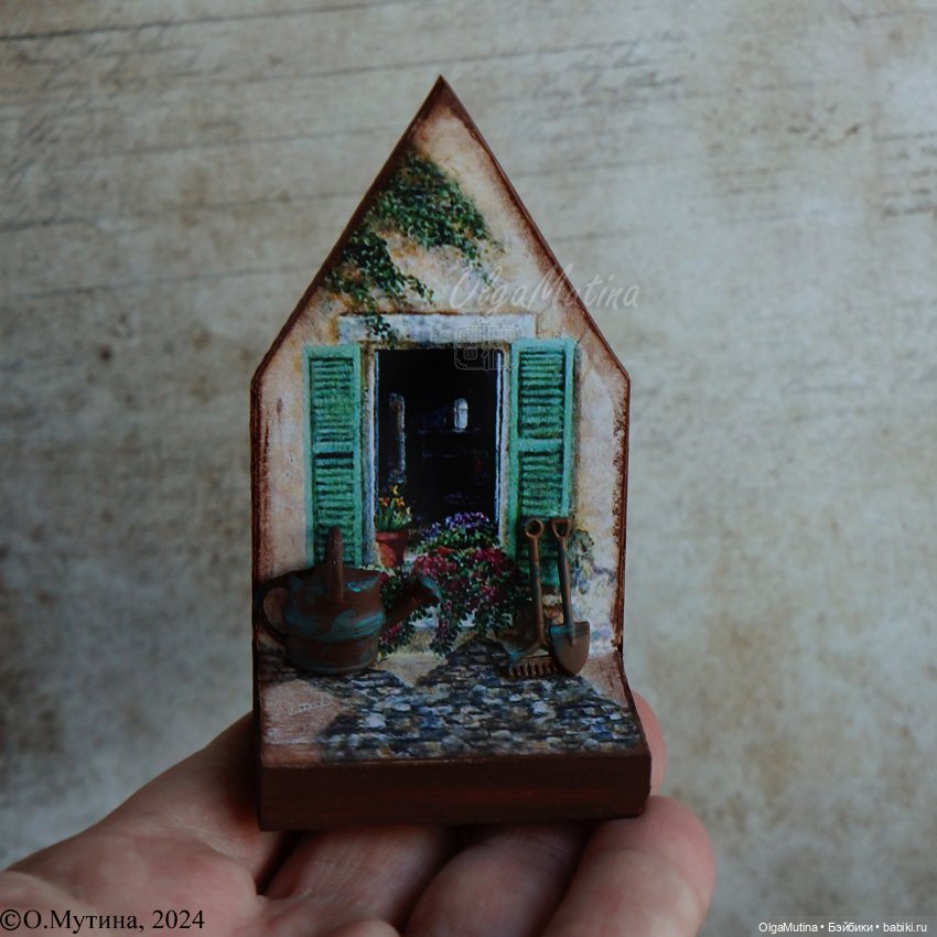 Полочки-витрины для мини кукол и зверят