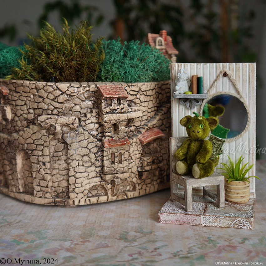 Полочки-витрины для мини кукол и зверят