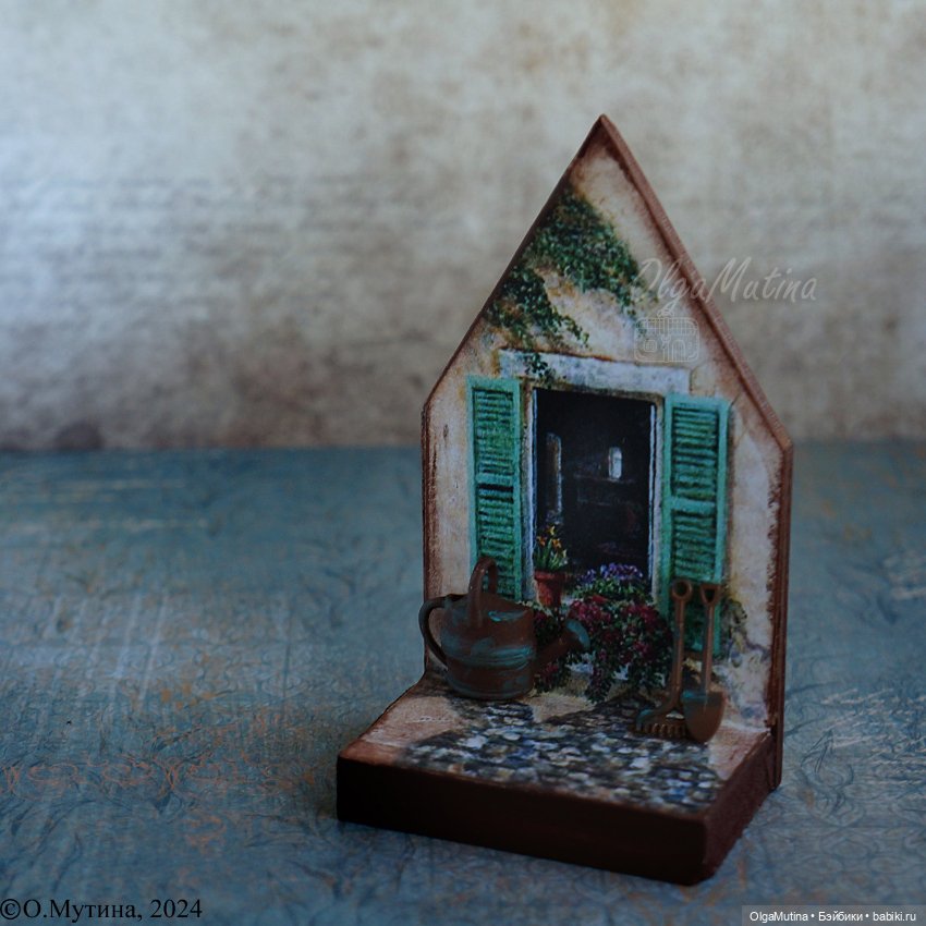 Полочки-витрины для мини кукол и зверят