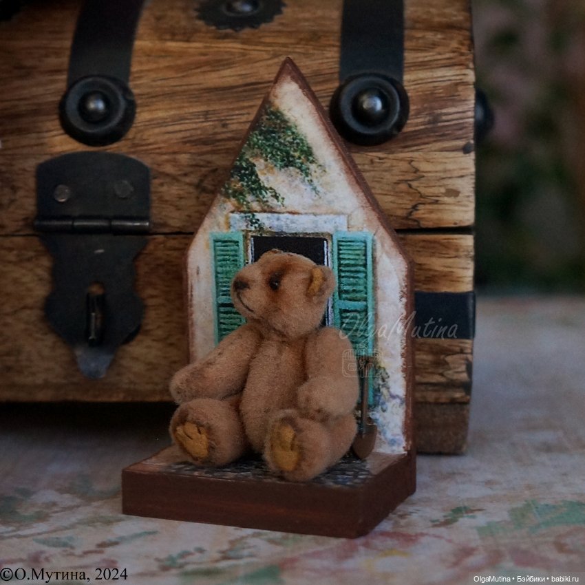 Полочки-витрины для мини кукол и зверят