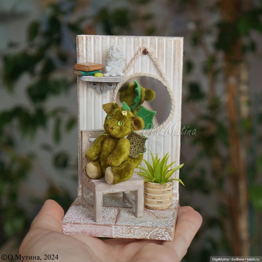 Полочки-витрины для мини кукол и зверят