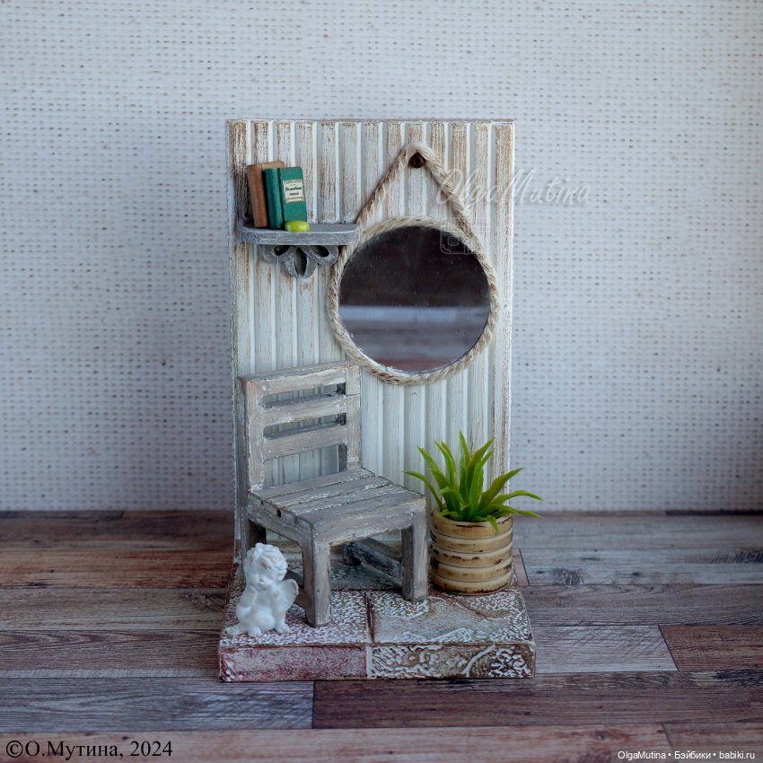 Полочки-витрины для мини кукол и зверят