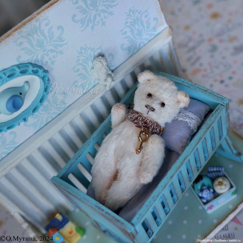 Полочки-витрины для мини кукол и зверят