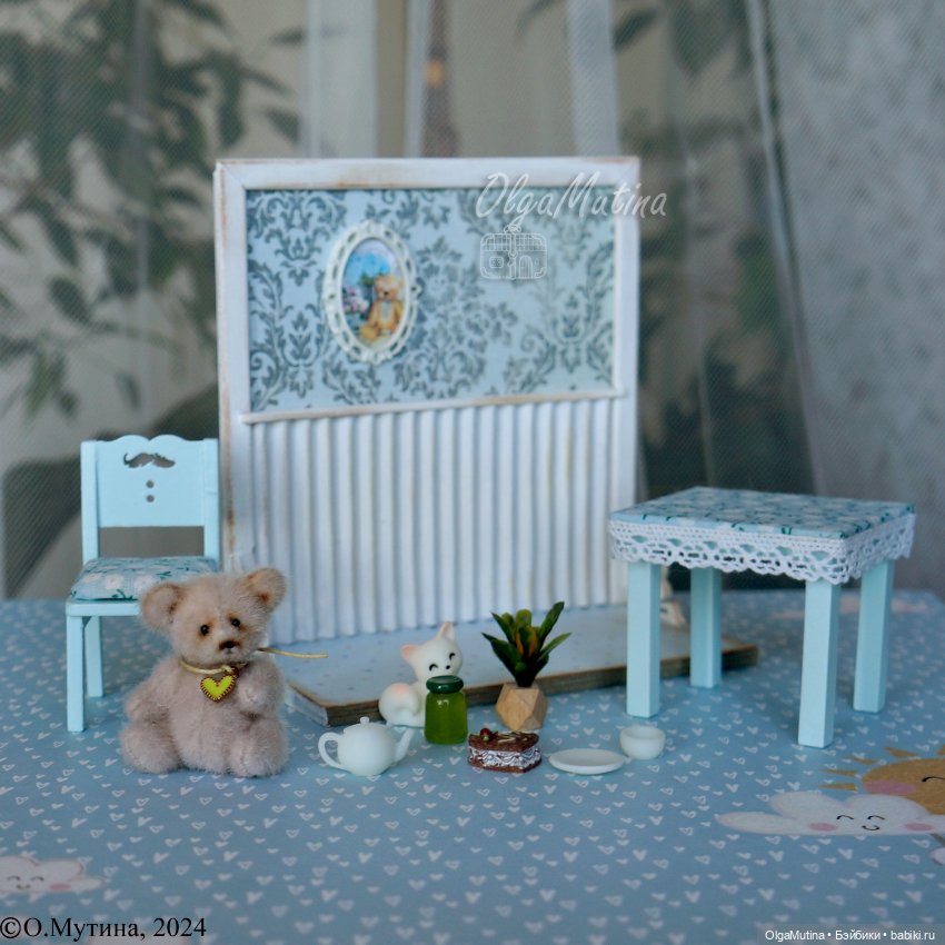 Полочки-витрины для мини кукол и зверят